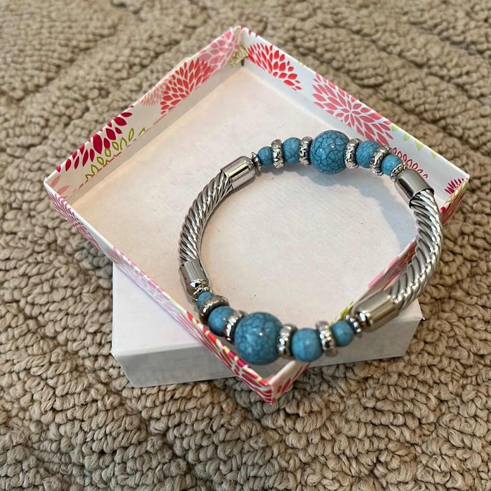 Womens silver bracelet 🤍 NWT